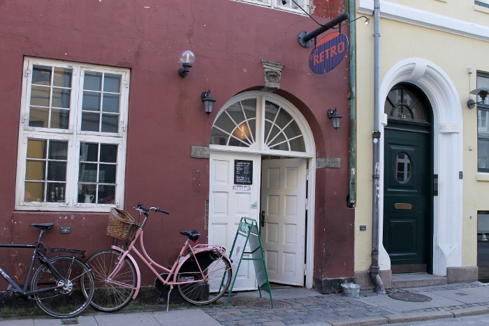 Retro Café Copenhague // dmes.fr